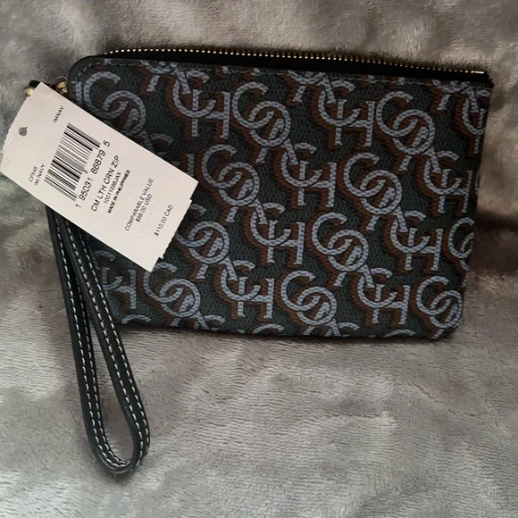 Coach NWT wristlet - Picture 1 of 4